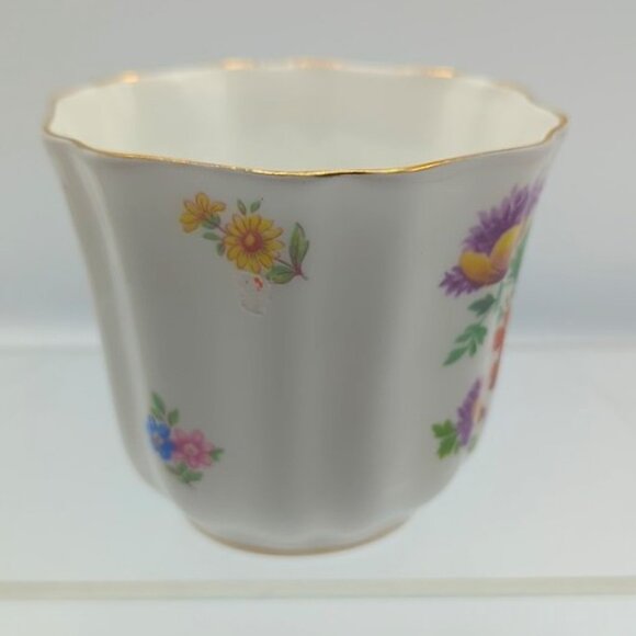 Royal Grafton Teacup & Saucer Fine Bone China Made in England Floral Gold Trim - Picture 7 of 9
